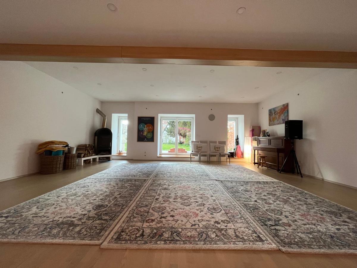Om Yoga Center Apartment Словенска Бистрица Екстериор снимка